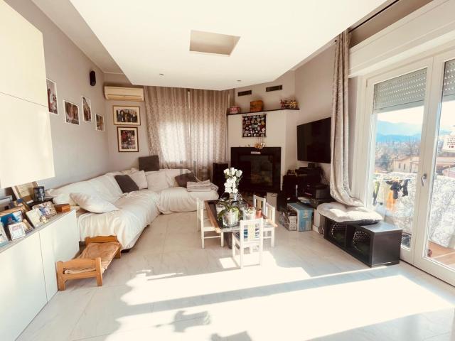 Appartamento in vendita di 120 m² in Via Aurelia, 22