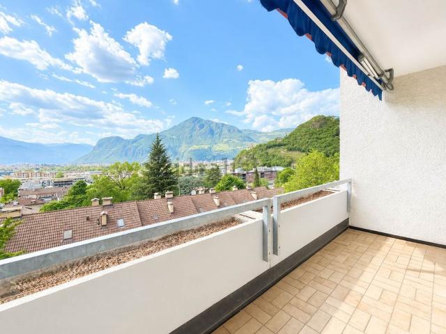 Appartamento in vendita di 120 m² in Via Aurelio Nicolodi