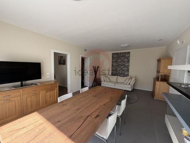 Appartamento in vendita di 120 m² in Via Bassa Iº