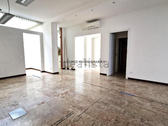 Appartamento in vendita di 120 m² in Via Benedetto Cairoli