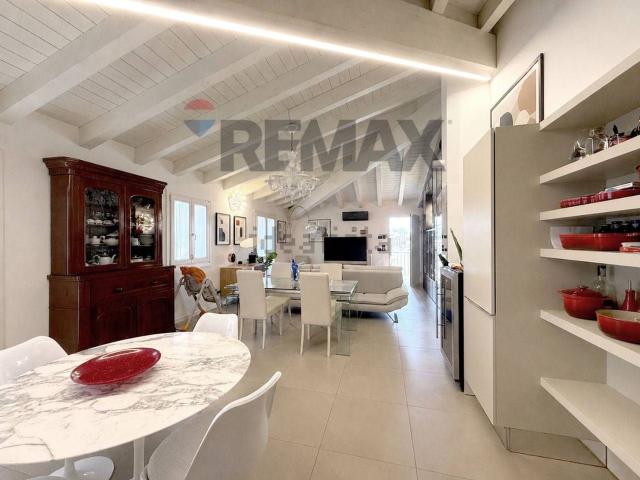 Appartamento in vendita di 120 m² in Via G. Carducci, 15