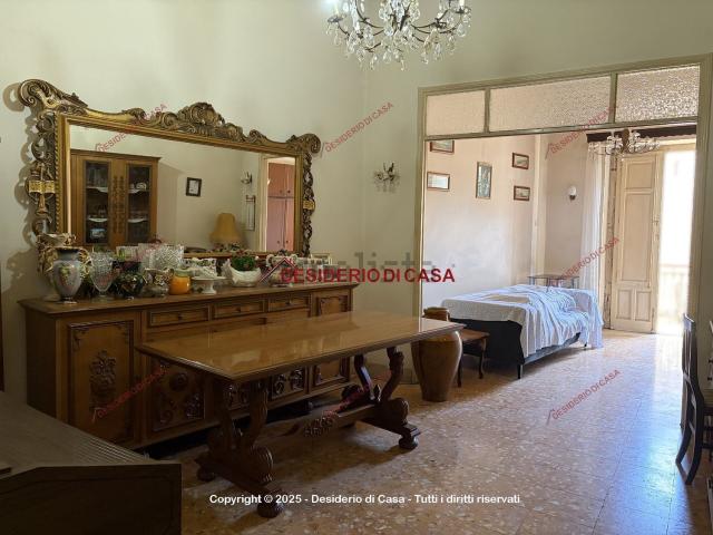 Appartamento in vendita di 120 m² in Via G. Medici, 100