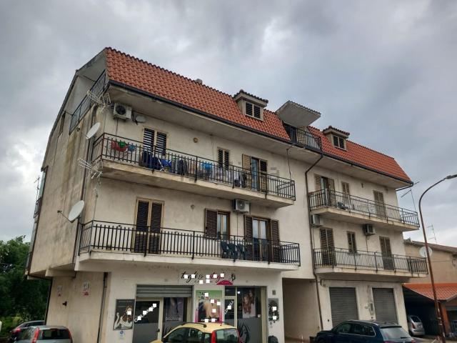 Appartamento in vendita di 120 m² in Via Gen. Carlo Alberto dalla Chiesa