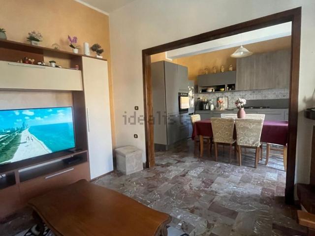 Appartamento in vendita di 120 m² in Via Genova, 14
