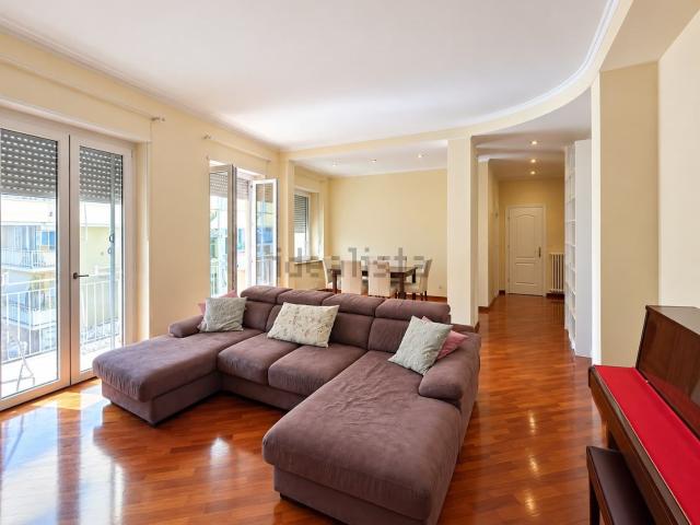 Appartamento in vendita di 120 m² in Via Giulio Braida