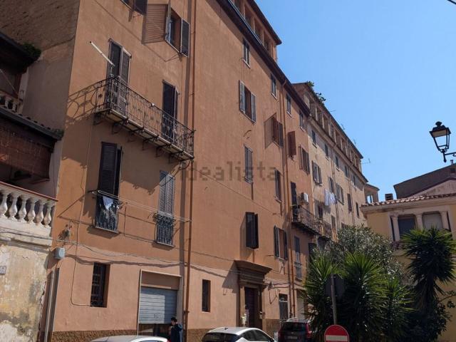 Appartamento in vendita di 120 m² in Via Giuseppe Grixoni