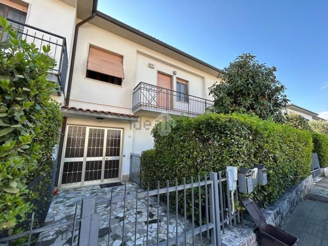 Appartamento in vendita di 120 m² in Via Giuseppe Ferrari, 11