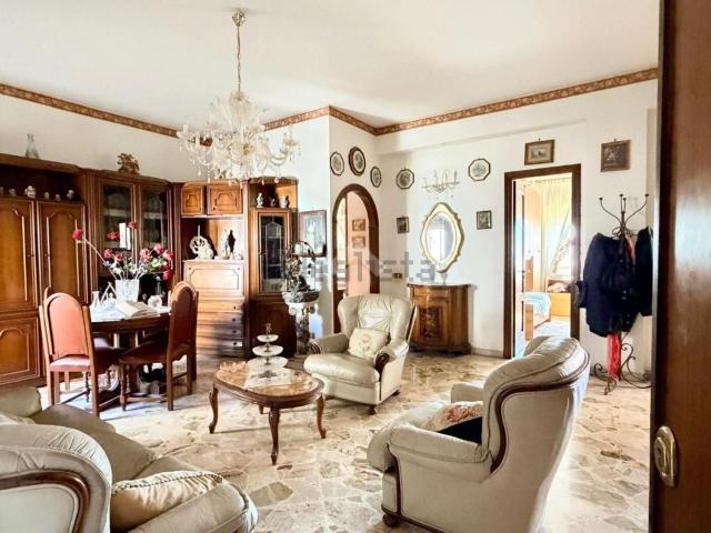 Appartamento in vendita di 120 m² in Via Giuseppe Pitrè, 191
