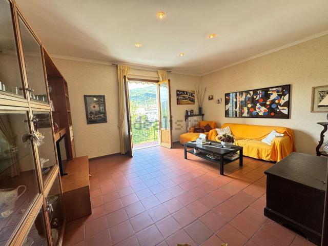 Appartamento in vendita di 120 m² in Via Giacomo Leopardi, 7
