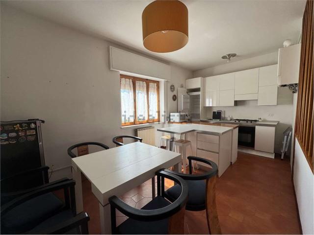 Appartamento in vendita di 120 m² in Via Giacomo Matteotti, 42
