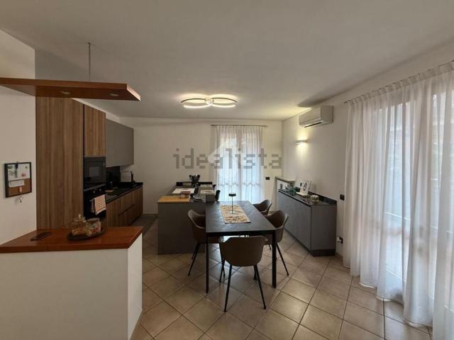 Appartamento in vendita di 120 m² in Via Gianandrea Gavazzeni, 79