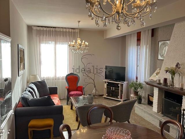 Appartamento in vendita di 120 m² in Via Giardini Sud