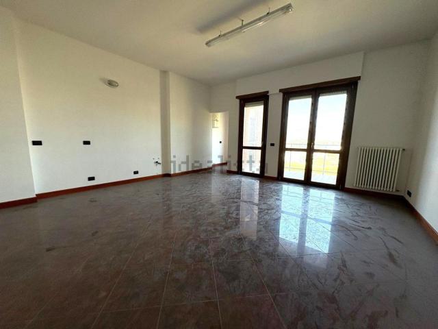 Appartamento in vendita di 120 m² in Via Giosuè Carducci, 32