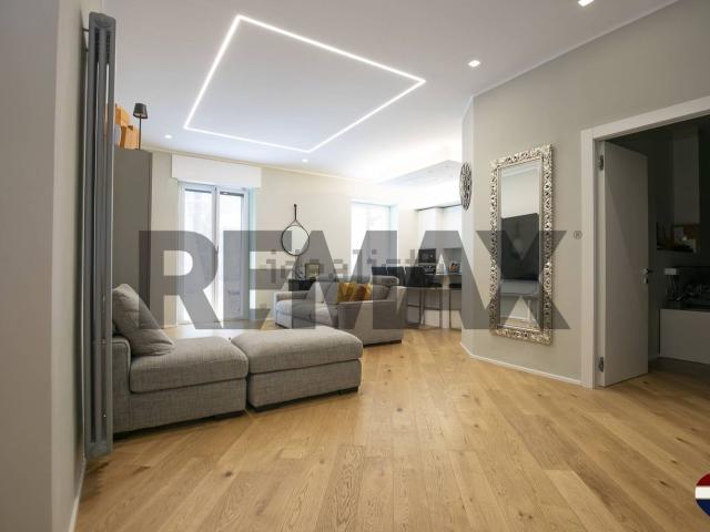 Appartamento in vendita di 120 m² in Via Giovanni Bovio, 8