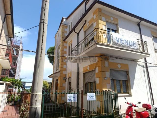 Appartamento in vendita di 120 m² in Via Gisella Treglia, 3