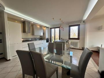 Appartamento in vendita di 120 m² in Via Gritti