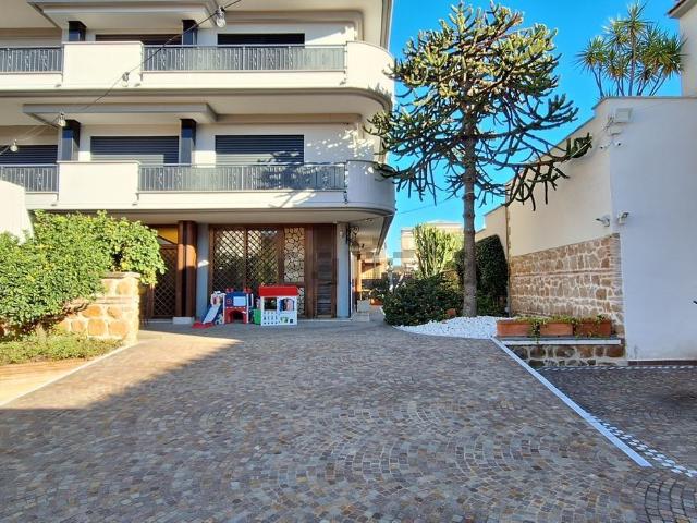 Appartamento in vendita di 120 m² in Via Guglielmo Andreoni