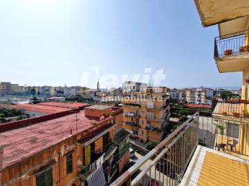 Appartamento in vendita di 120 m² in Via Dalbono