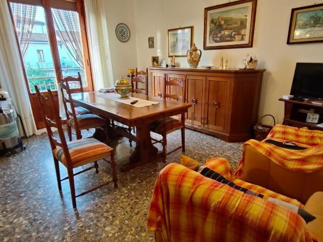 Appartamento in vendita di 120 m² in Via Dante Alighieri