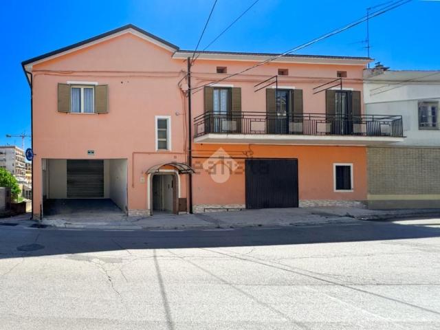 Appartamento in vendita di 120 m² in Via Dante Alighieri, 5