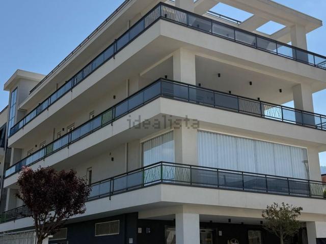 Appartamento in vendita di 120 m² in Via Dante Alighieri, 61