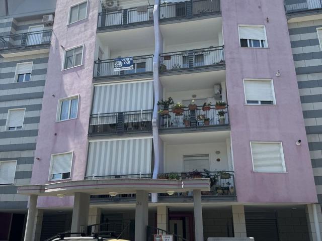 Appartamento in vendita di 120 m² in Via de Deo Emanuele
