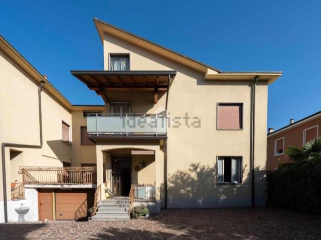 Appartamento in vendita di 120 m² in Via degli Alpini, 3