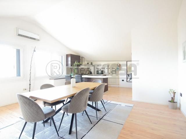 Appartamento in vendita di 120 m² in Via degli Avieri