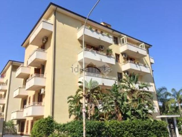 Appartamento in vendita di 120 m² in Via degli Oleandri, 19