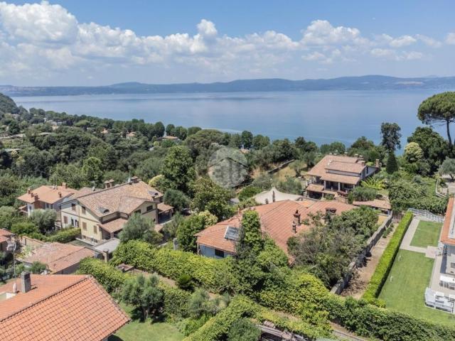 Appartamento in vendita di 120 m² in Via degli Oleandri, 9
