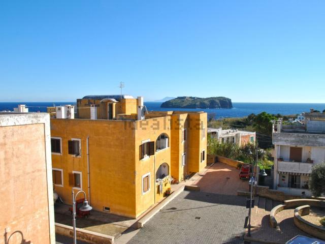 Appartamento in vendita di 120 m² in Via degli Olivi