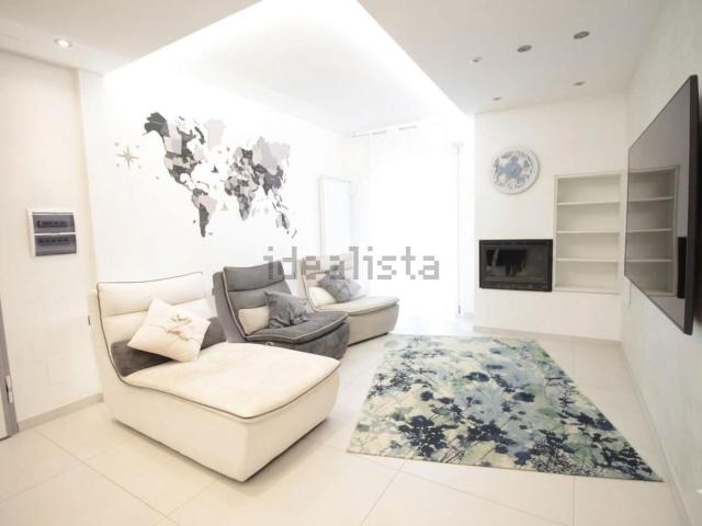 Appartamento in vendita di 120 m² in Via dei Mandorli, 74