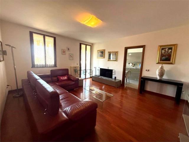 Appartamento in vendita di 120 m² in Via dei Martiri, 110