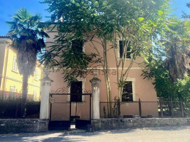Appartamento in vendita di 120 m² in Via dei Cappuccini