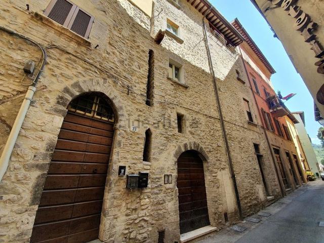 Appartamento in vendita di 120 m² in Via del Trivio