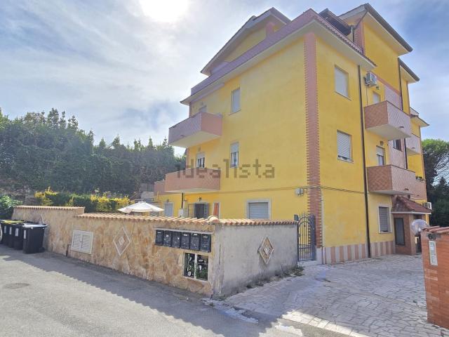 Appartamento in vendita di 120 m² in Via dell&apos Oratorio di Santa Rita, 66