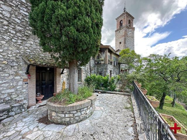 Appartamento in vendita di 120 m² in Via della chiesa, 16