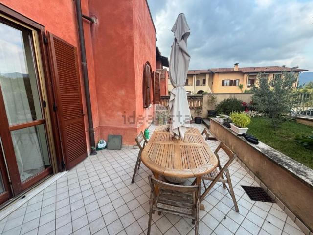 Appartamento in vendita di 120 m² in Via della Sorgente