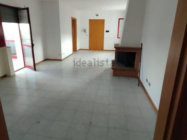 Appartamento in vendita di 120 m² in Via della Pace