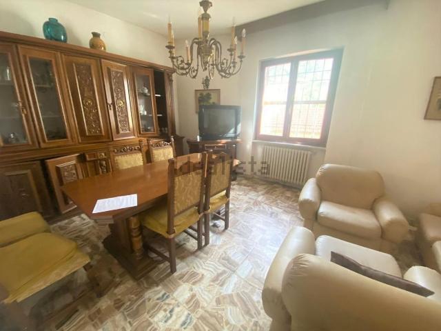 Appartamento in vendita di 120 m² in Via della Quercia