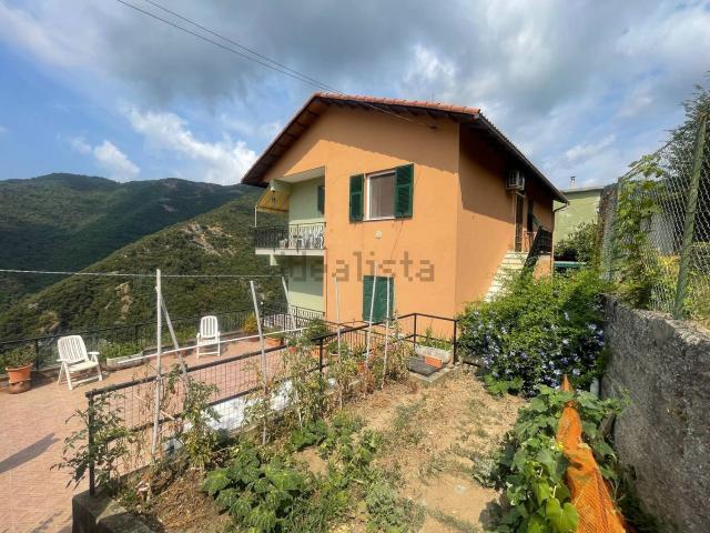 Appartamento in vendita di 120 m² in Via della Rovere
