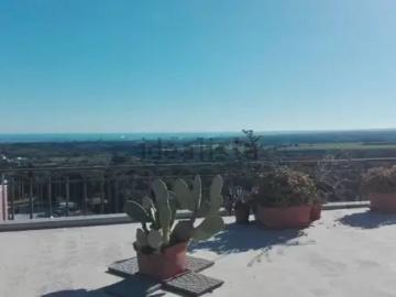Appartamento in vendita di 120 m² in Via delle Camelie