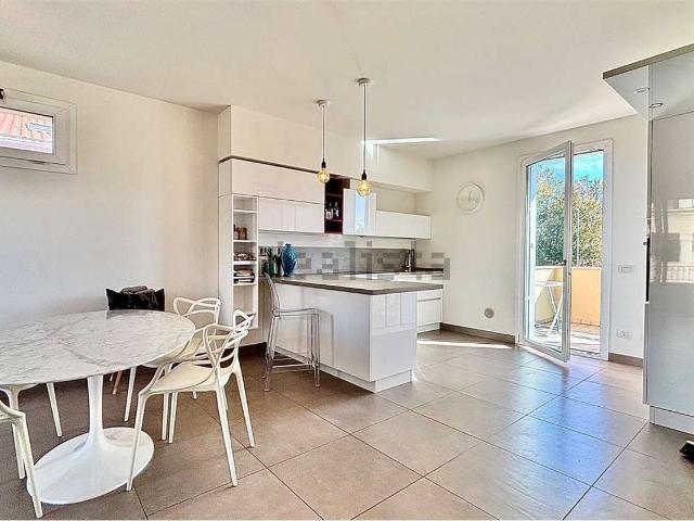 Appartamento in vendita di 120 m² in Via delle Magnolie, 11