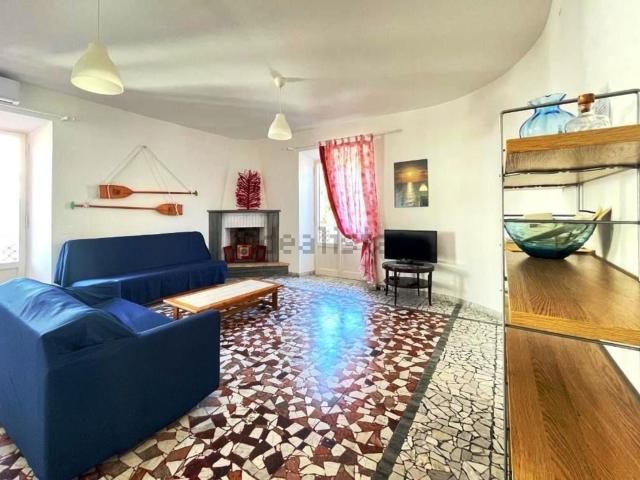 Appartamento in vendita di 120 m² in Via delle Robinie