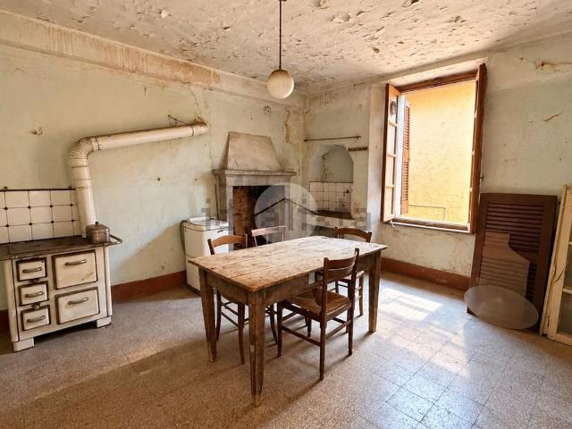 Appartamento in vendita di 120 m² in Via di Mezzo, 29