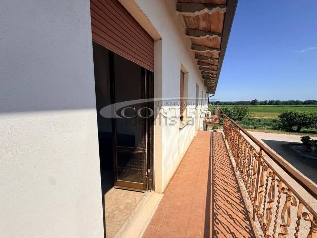 Appartamento in vendita di 120 m² in Via di Mezza Torre, 1200