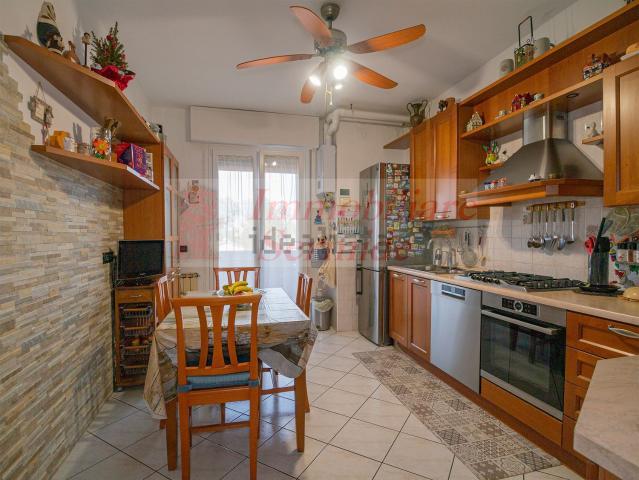 Appartamento in vendita di 120 m² in Via E. De Nicola