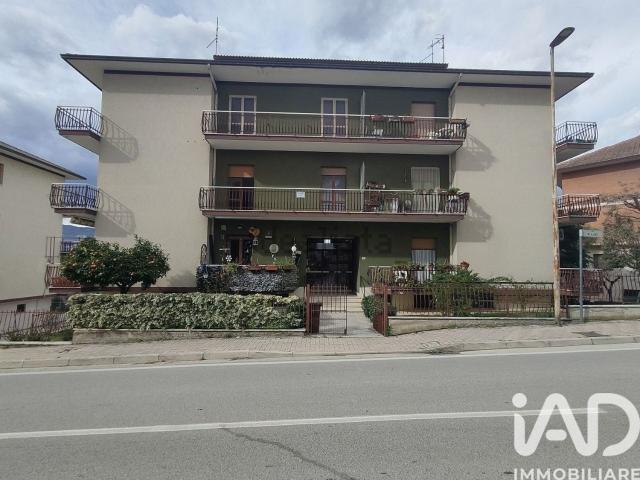Appartamento in vendita di 120 m² in Via Emidio Luzi