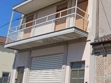 Appartamento in vendita di 120 m² in Via Emilia, 31
