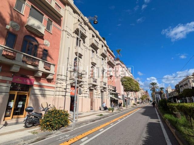 Appartamento in vendita di 120 m² in Via Enzo Geraci, 23